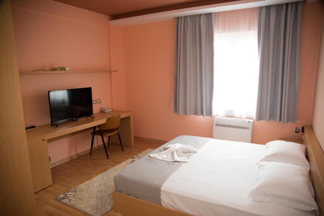 Elite Hotel โปกราเดซ ห้อง รูปภาพ
