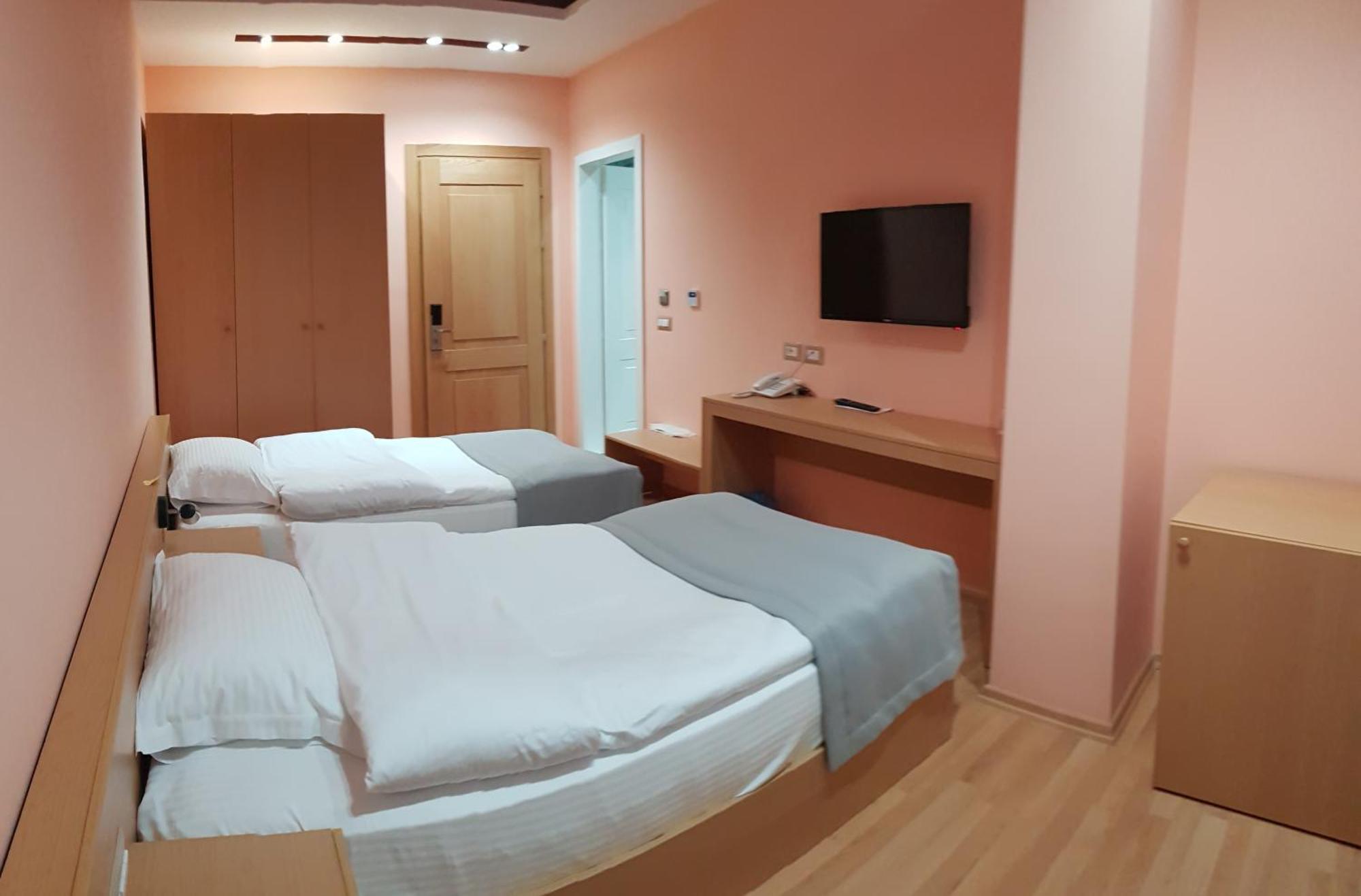 Elite Hotel โปกราเดซ ห้อง รูปภาพ