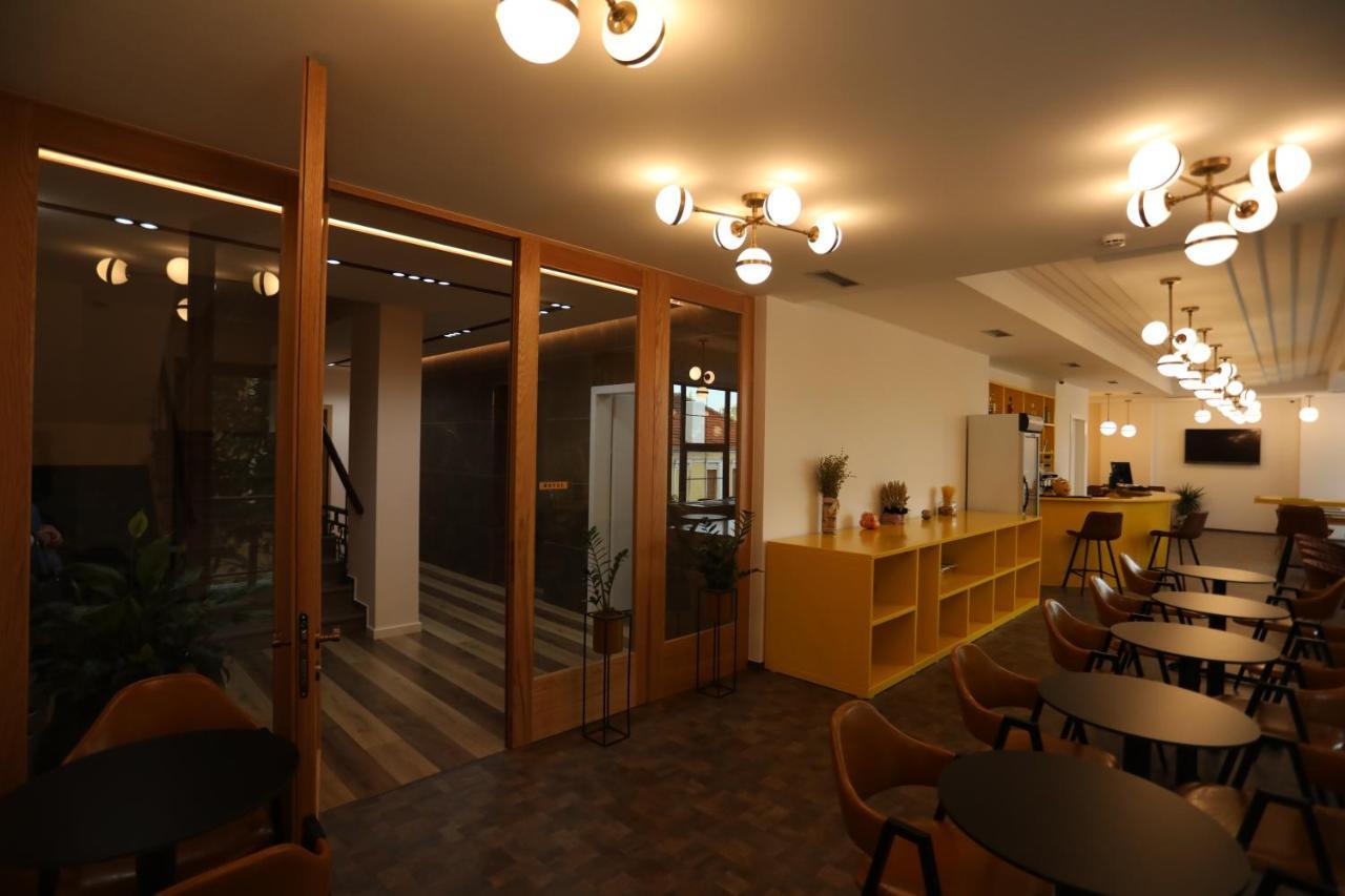 Elite Hotel โปกราเดซ ภายนอก รูปภาพ