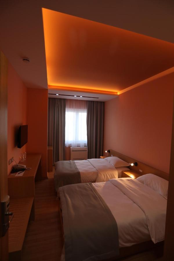 Elite Hotel โปกราเดซ ภายนอก รูปภาพ