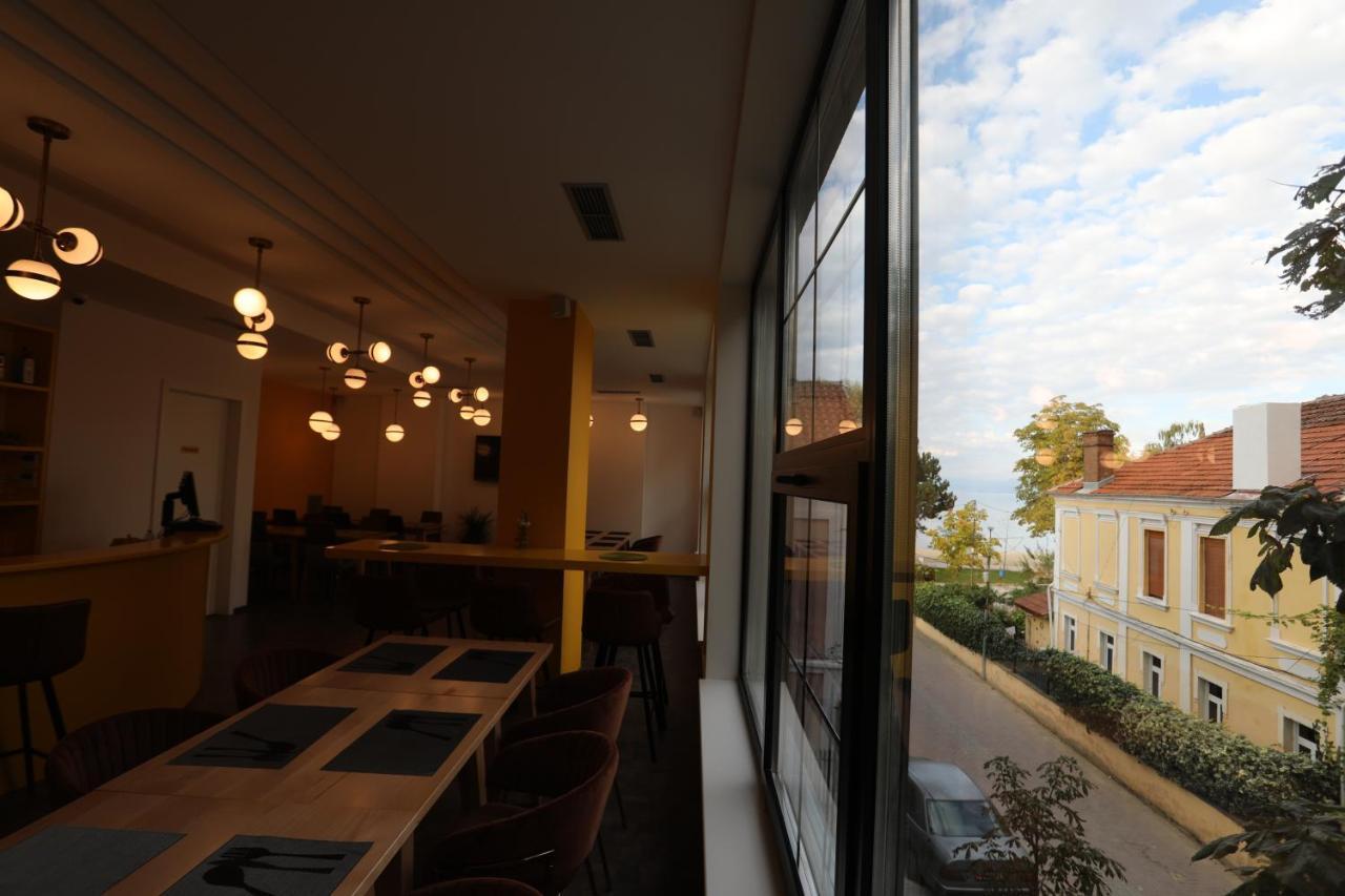 Elite Hotel โปกราเดซ ภายนอก รูปภาพ