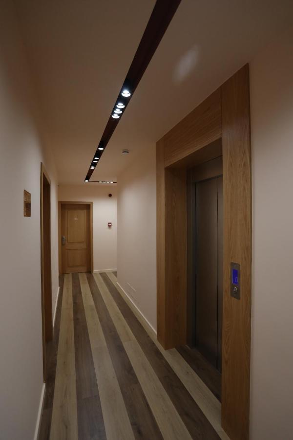 Elite Hotel โปกราเดซ ภายนอก รูปภาพ