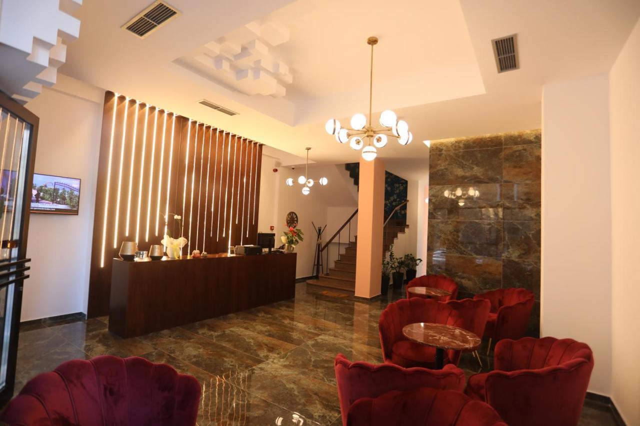 Elite Hotel โปกราเดซ ภายนอก รูปภาพ