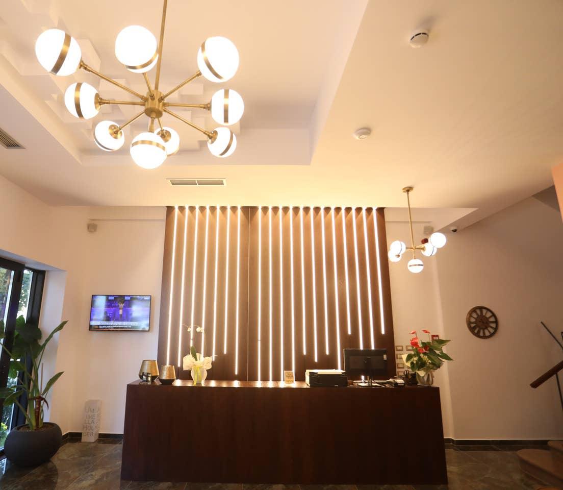 Elite Hotel โปกราเดซ ภายนอก รูปภาพ