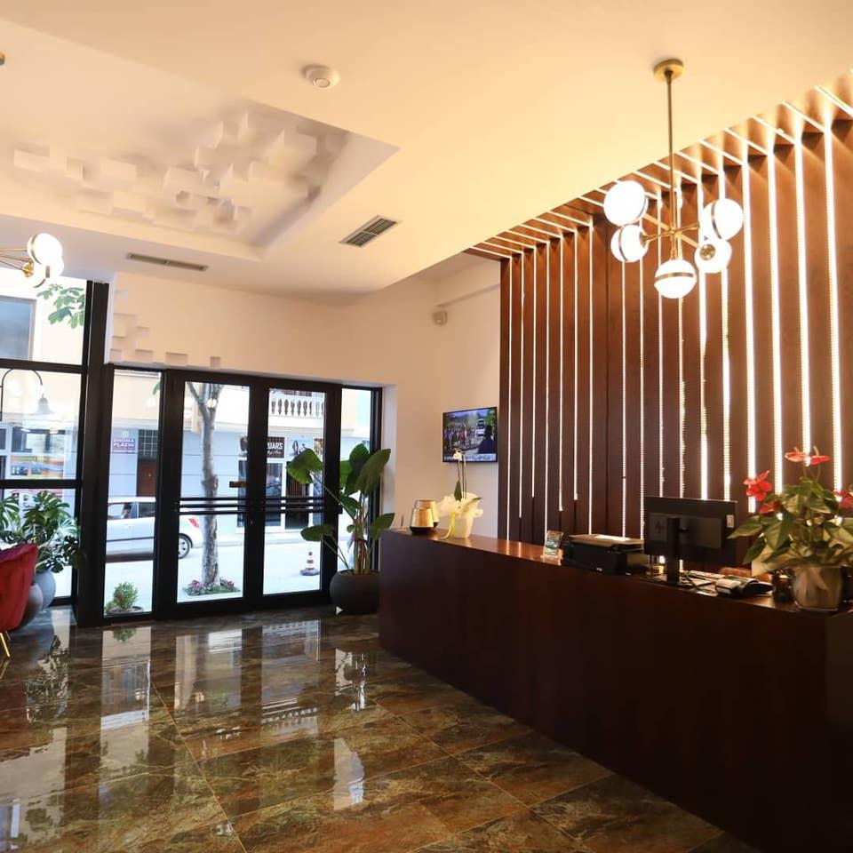 Elite Hotel โปกราเดซ ภายนอก รูปภาพ